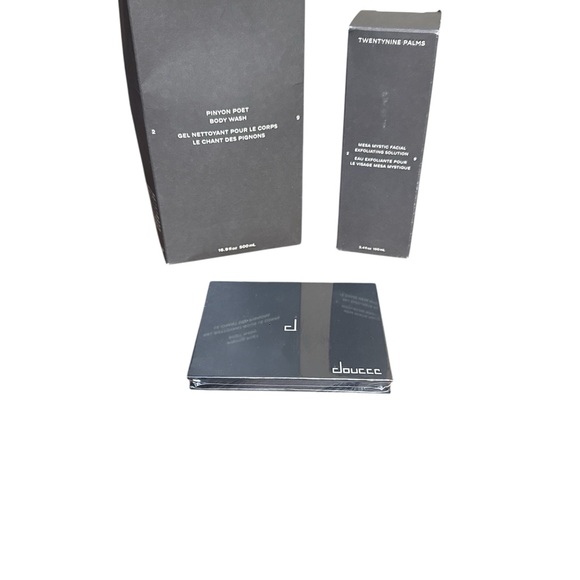 Twenty nine Palms body wash and exfoliating solution with doucce make up - Picture 3 of 7